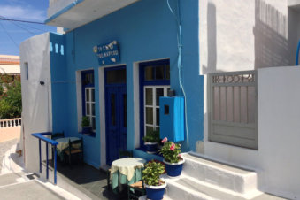 Blauw café in Arkasa Karpathos Griekenland