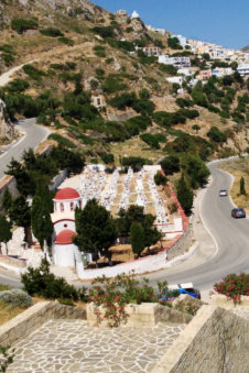 Begraafplaats van Menetes op Karpathos Griekenland