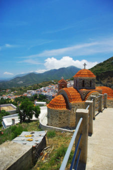 Kerk met mooi koepeldak in Aperi Karpathos Griekenland