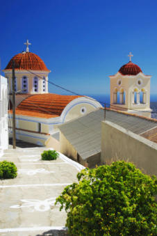 De koepels van de kerk in Othos op Karpathos Griekenland