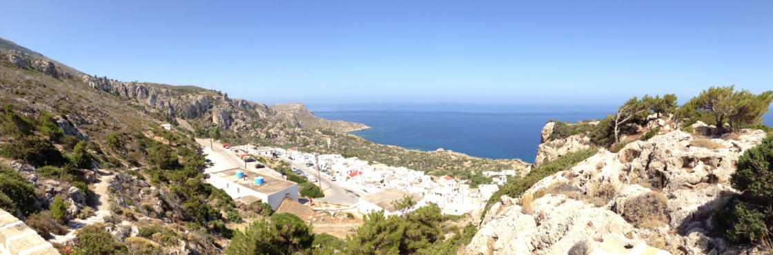 Panorama over het dorp Mesochori op Karpathos
